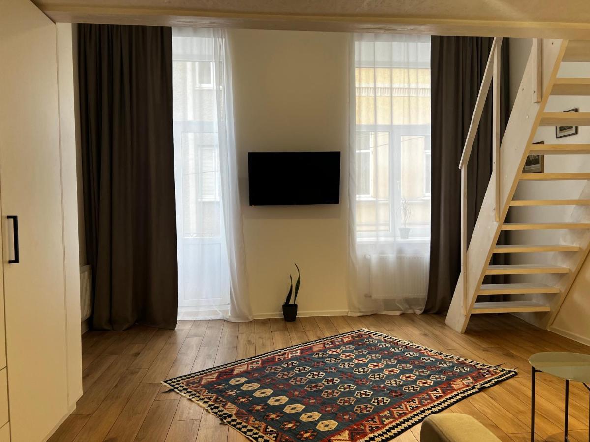 Apartment Lesya Kurbasa Lviv Buitenkant foto