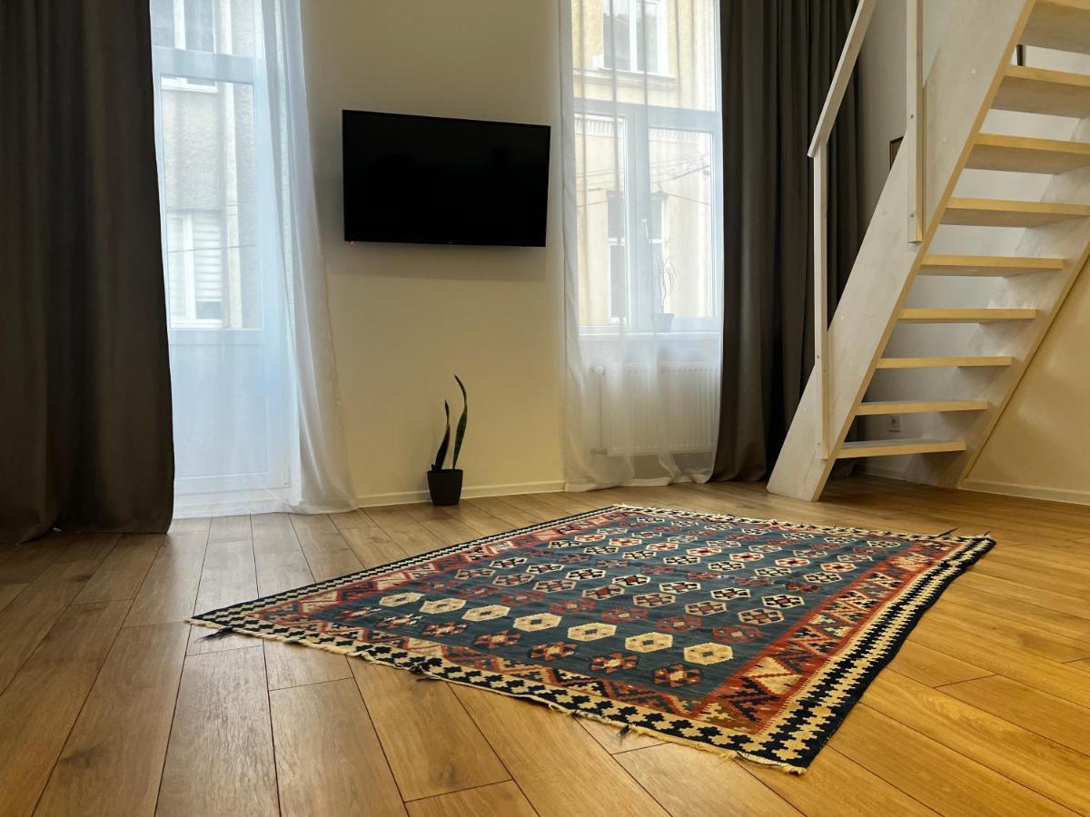 Apartment Lesya Kurbasa Lviv Buitenkant foto