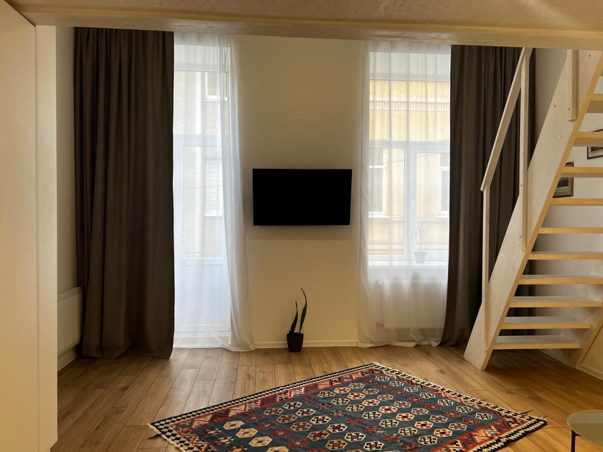 Apartment Lesya Kurbasa Lviv Buitenkant foto