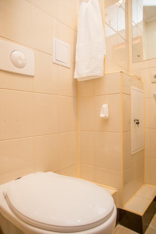 Apartment Lesya Kurbasa Lviv Buitenkant foto